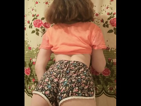 ❤️ Sexy mladá kočka svléká šortky před kamerou. ️ Super sex u cs.watchhentai.ru ❌️