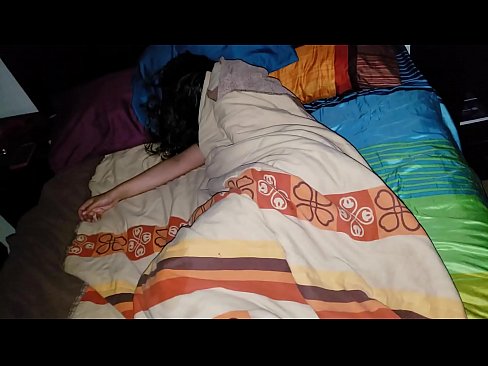 ❤️ Nevlastní syn buzeruje svou mladou nevlastní matku, zatímco ona spí. ️ Super sex u cs.watchhentai.ru ❌️
